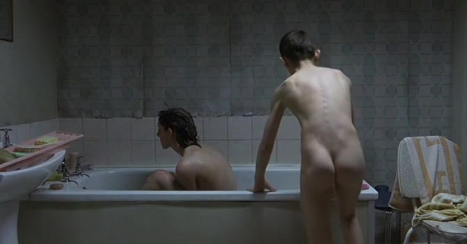 Секс брата с сестрой в ванной - порно видео на lavandasport.ru