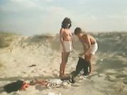 голые люди на пляже фильм